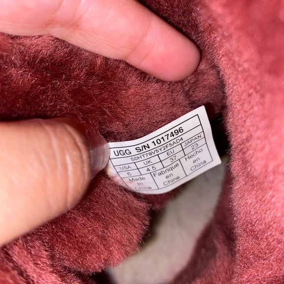 UGG - Picture 7 of 7